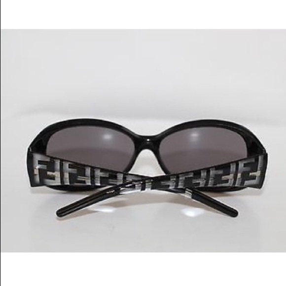 Fendi Accessories - Fendi vintage FS407 logo sunglasses